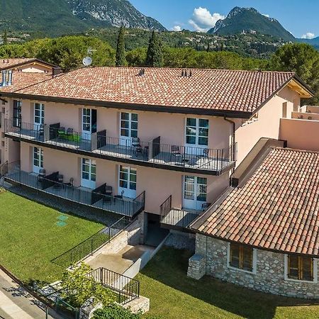 Regina Del Garda Suite Тосколано-Мадерно Экстерьер фото