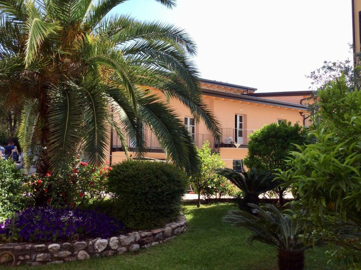 Regina Del Garda Suite Тосколано-Мадерно Экстерьер фото